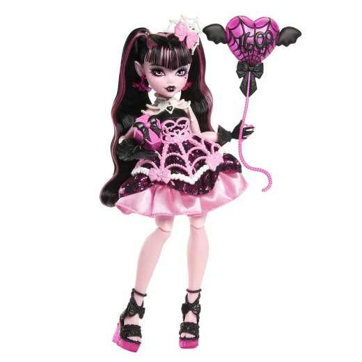 Monster High Scary Sweet Birthday Draculaura ryhmässä LELUT / Figuurit ja leikkisarjat / Monster High @ Spelexperten (218-2560)