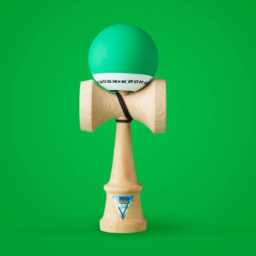 KROM POP - Dark Green ryhmässä LELUT / Kendama / KROM @ Spelexperten (KPOP-03)