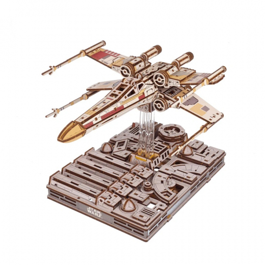 Ugears Luke Skywalkers X-Wing Starfighter Star Wars ryhmässä PALAPELIT / Mallirakennus / Ugears @ Spelexperten (UG70269)