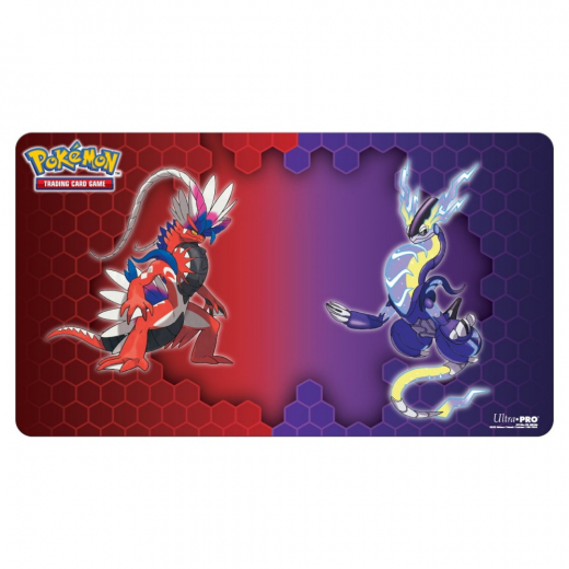 Pokémon TCG: Koraidon & Miraidon Playmat ryhmässä SEURAPELIT / Tarvikkeet / Muut @ Spelexperten (ULT16182)