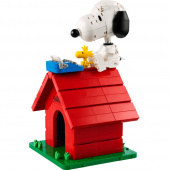 LEGO Ideas - Peanuts Snoopy's Doghouse LEGO Ideas - Peanuts Snoopy's Doghouse