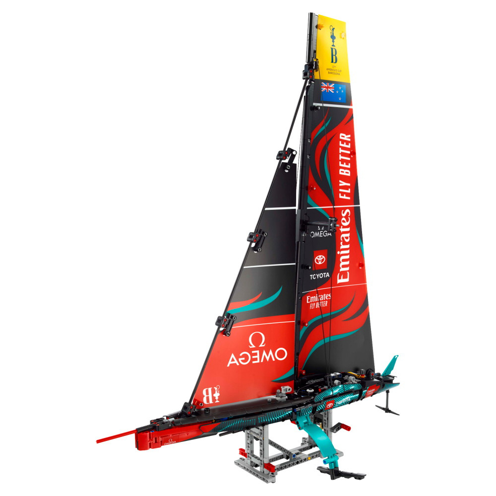 LEGO Technic - Emirates Team New Zealand AC75 ‑jahti