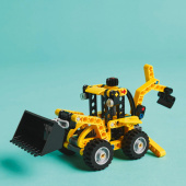 LEGO Technic - Traktorikaivuri LEGO Technic - Traktorikaivuri
