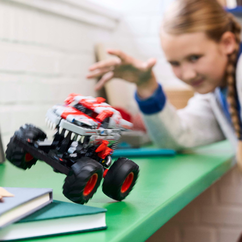 LEGO Technic - Monster Jam™ ThunderROARus™ ‑vetomoottoriauto