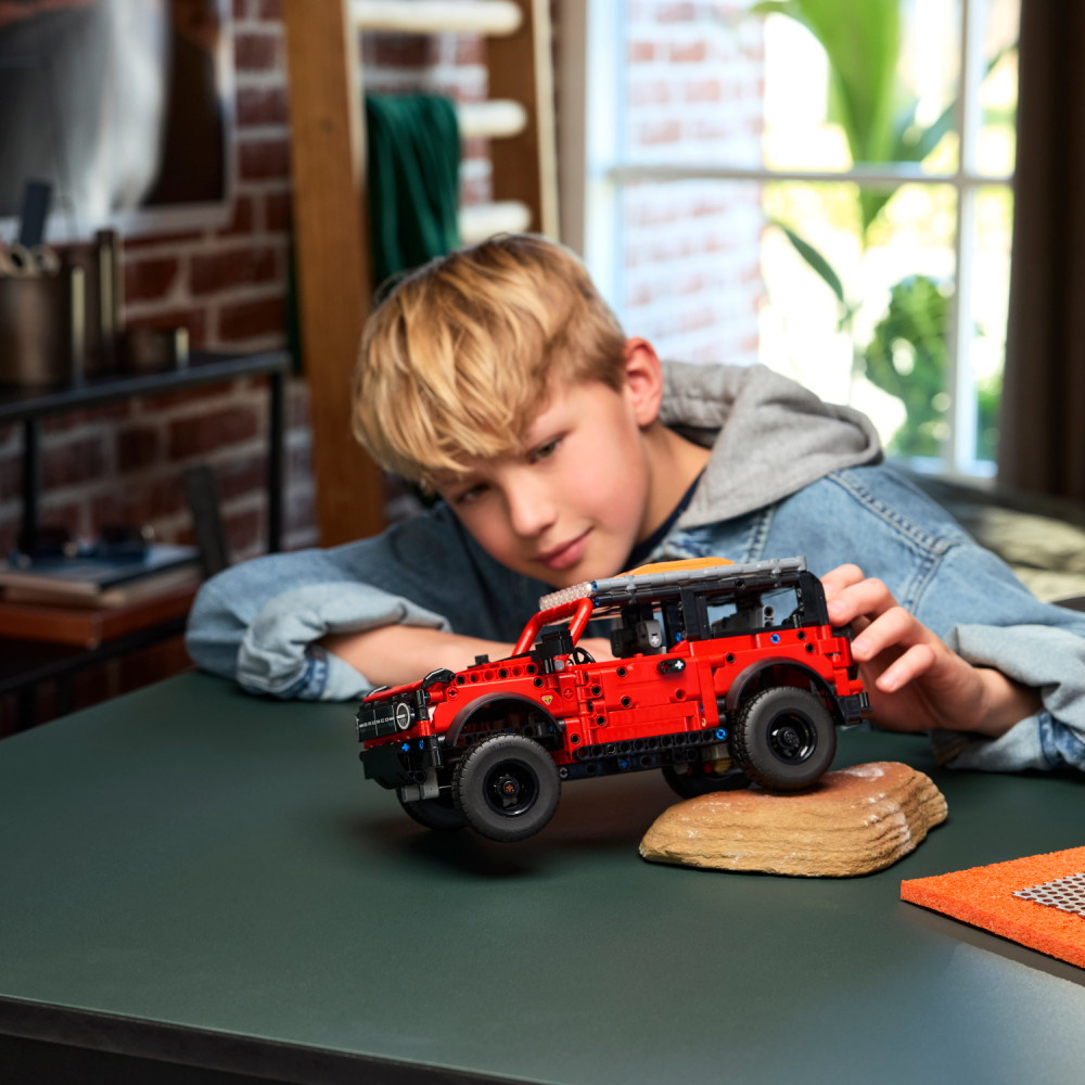 LEGO Technic - Ford Bronco ‑maasturi