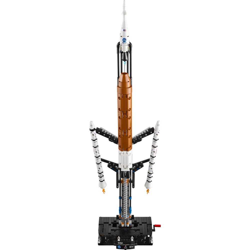 LEGO Technic - NASA Artemis ‑laukaisujärjestelmän avaruusraketti