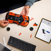 LEGO Technic - Bugatti Chiron Pur Sport ‑hyperauto LEGO Technic - Bugatti Chiron Pur Sport ‑hyperauto