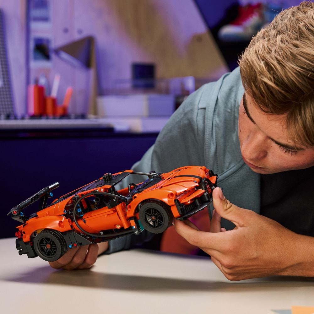LEGO Technic - Bugatti Chiron Pur Sport ‑hyperauto