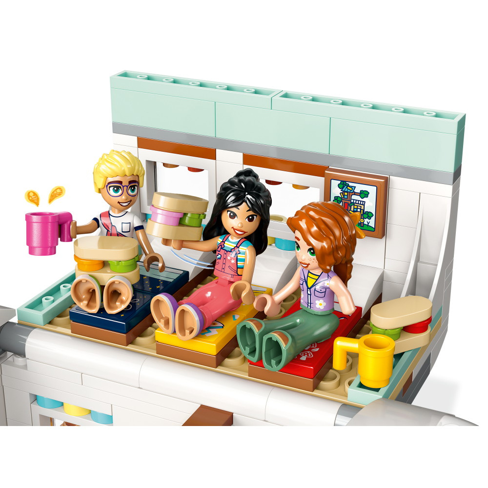 LEGO Friends - Ystävien seikkailu matkailuautolla