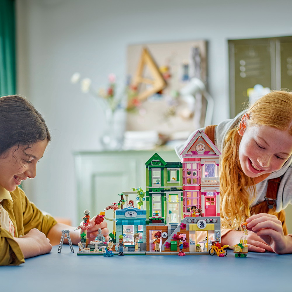 LEGO Friends - Heartlake Cityn asunnot ja liiketilat