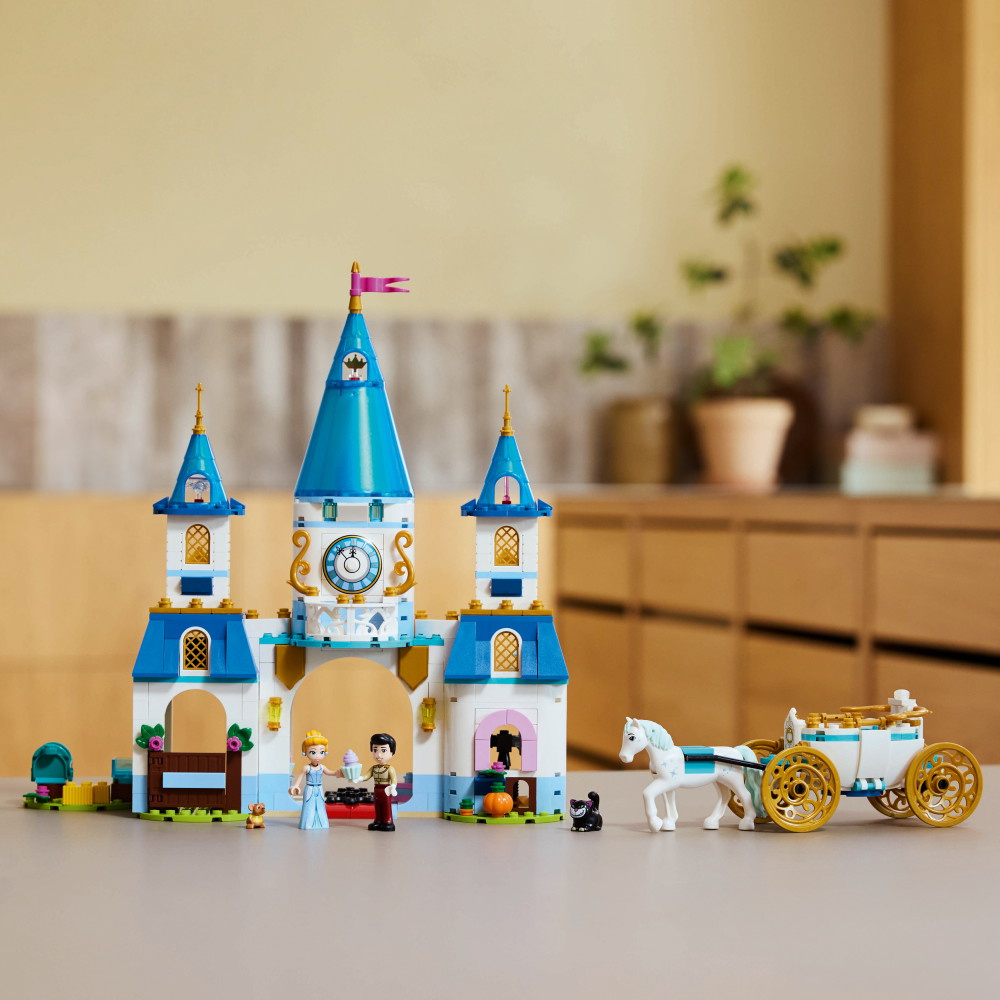 LEGO Disney - Tuhkimon linna ja hevonen vaunuineen
