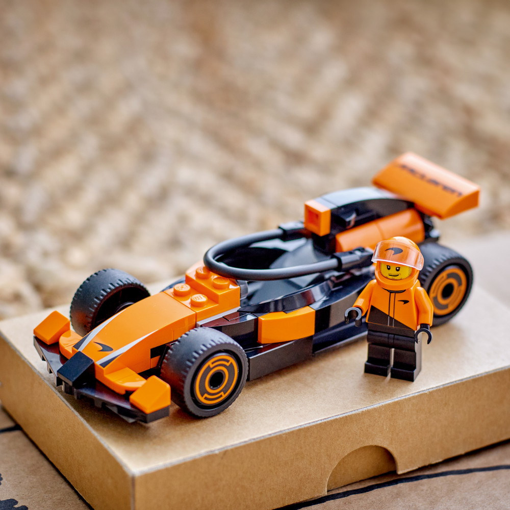 LEGO City - F1®-kuljettaja ja McLaren-kilpa-auto