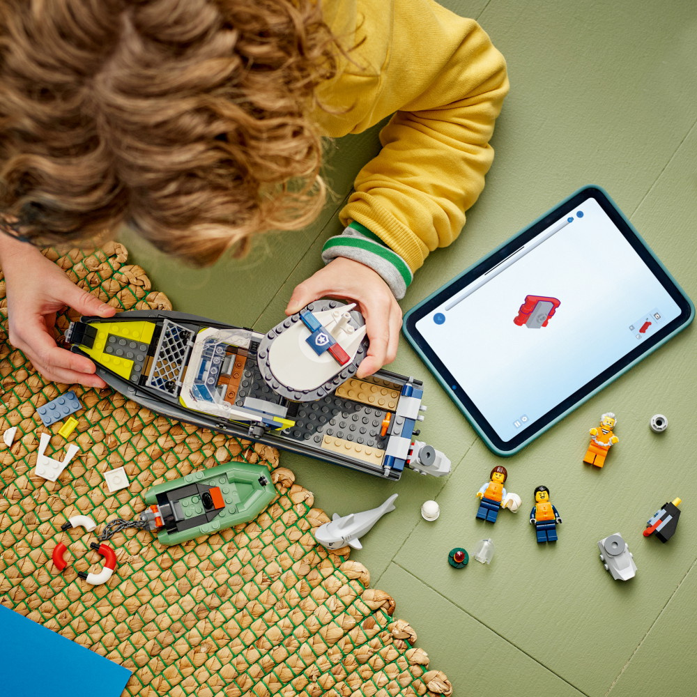 LEGO City - Takaa-ajo poliisiveneellä