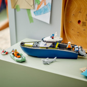 LEGO City - Takaa-ajo poliisiveneellä LEGO City - Takaa-ajo poliisiveneellä