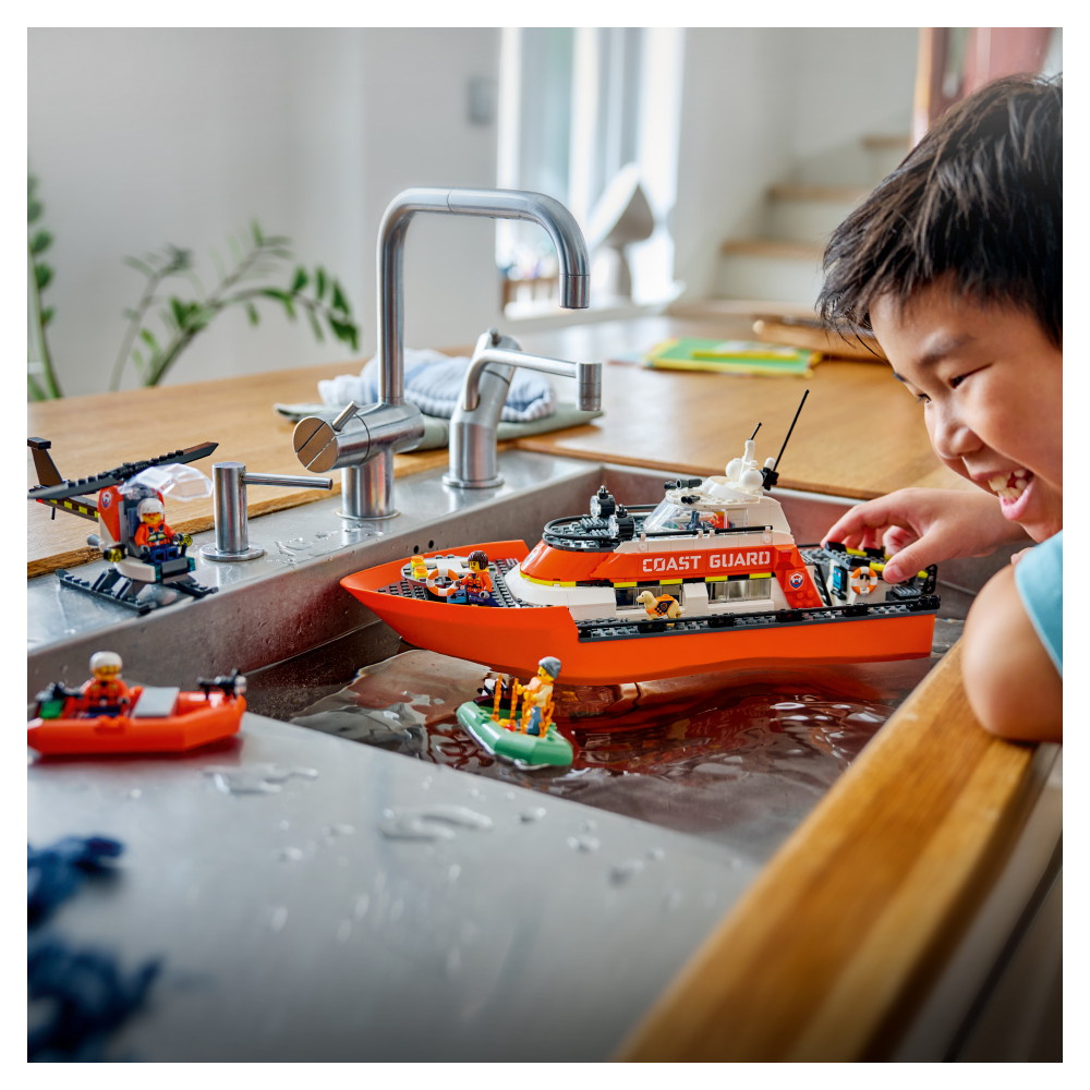 LEGO City - Rannikkovartioston Pelastusalus Ja Helikopteri