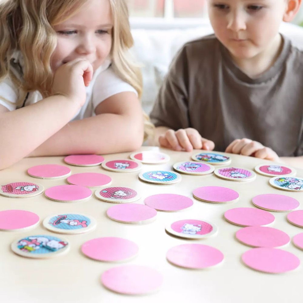 Hello Kitty muistio puussa