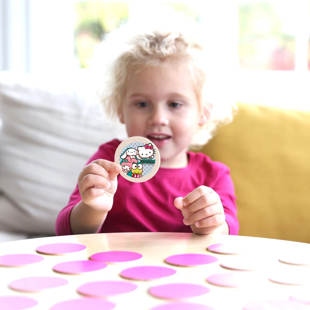 Hello Kitty muistio puussa