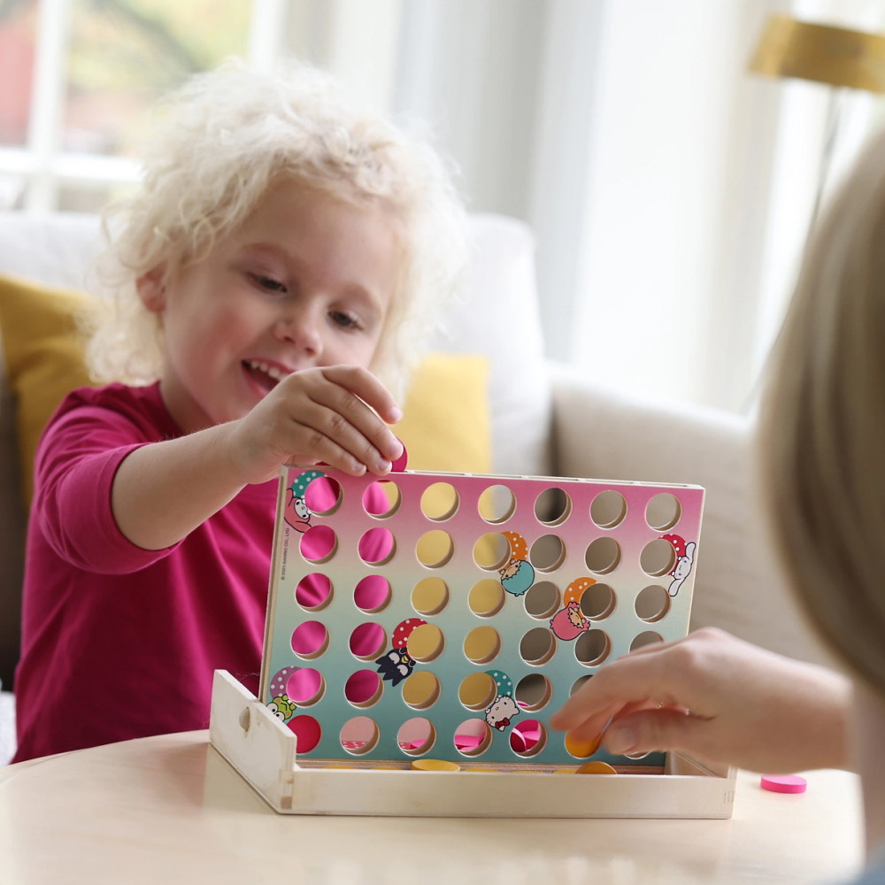 Neljä peräkkäin - Hello Kitty