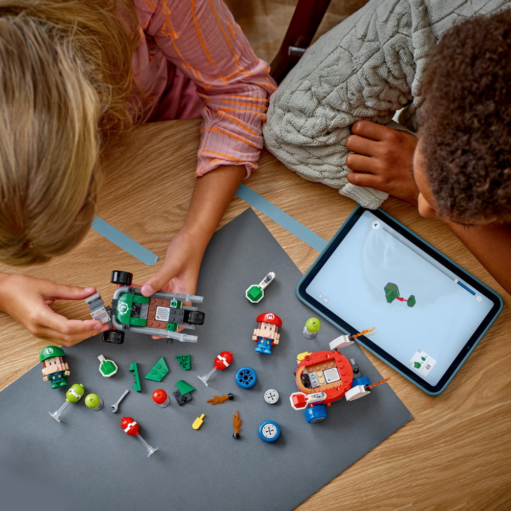 LEGO Super Mario - Mario Kart – Baby Mario vastaan Baby Luigi