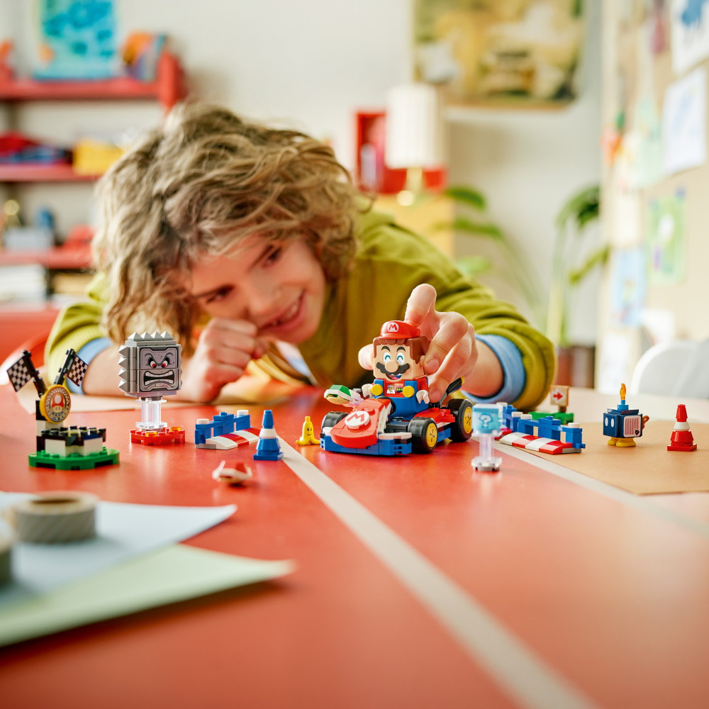 LEGO Super Mario - Interaktiivinen Mario ja Standard Kart