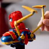 LEGO Marvel - Iron Spider-Man ‑rintakuva LEGO Marvel - Iron Spider-Man ‑rintakuva