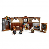LEGO Harry Potter - Tylypahkan linna: Loitsuoppitunti LEGO Harry Potter - Tylypahkan linna: Loitsuoppitunti