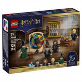 LEGO Harry Potter - Tylypahkan Linna: Lajitteluhattuseremonia LEGO Harry Potter - Tylypahkan Linna: Lajitteluhattuseremonia