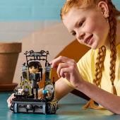 LEGO Wednesday Addams ‑hahmo LEGO Wednesday Addams ‑hahmo