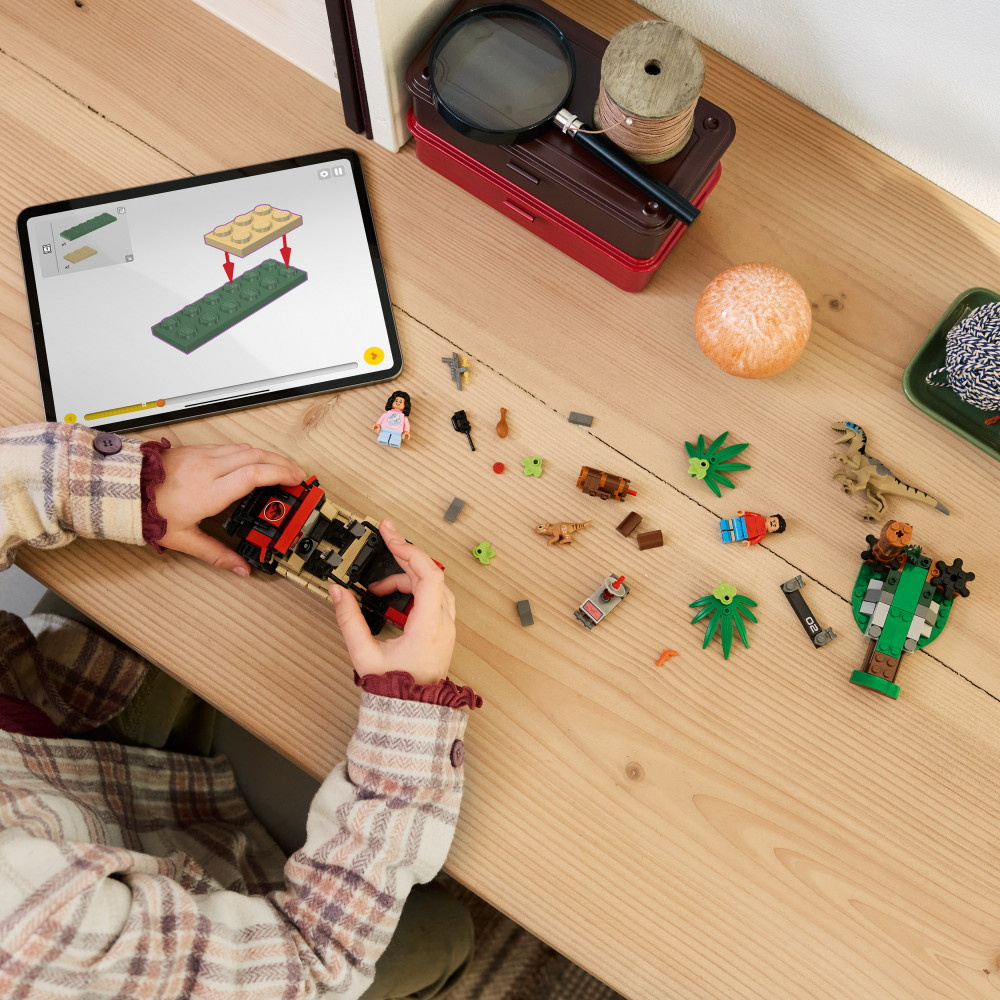 LEGO Jurassic World - Raptor ja pako maastoautolla