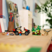 LEGO Jurassic World - Raptor ja pako maastoautolla LEGO Jurassic World - Raptor ja pako maastoautolla