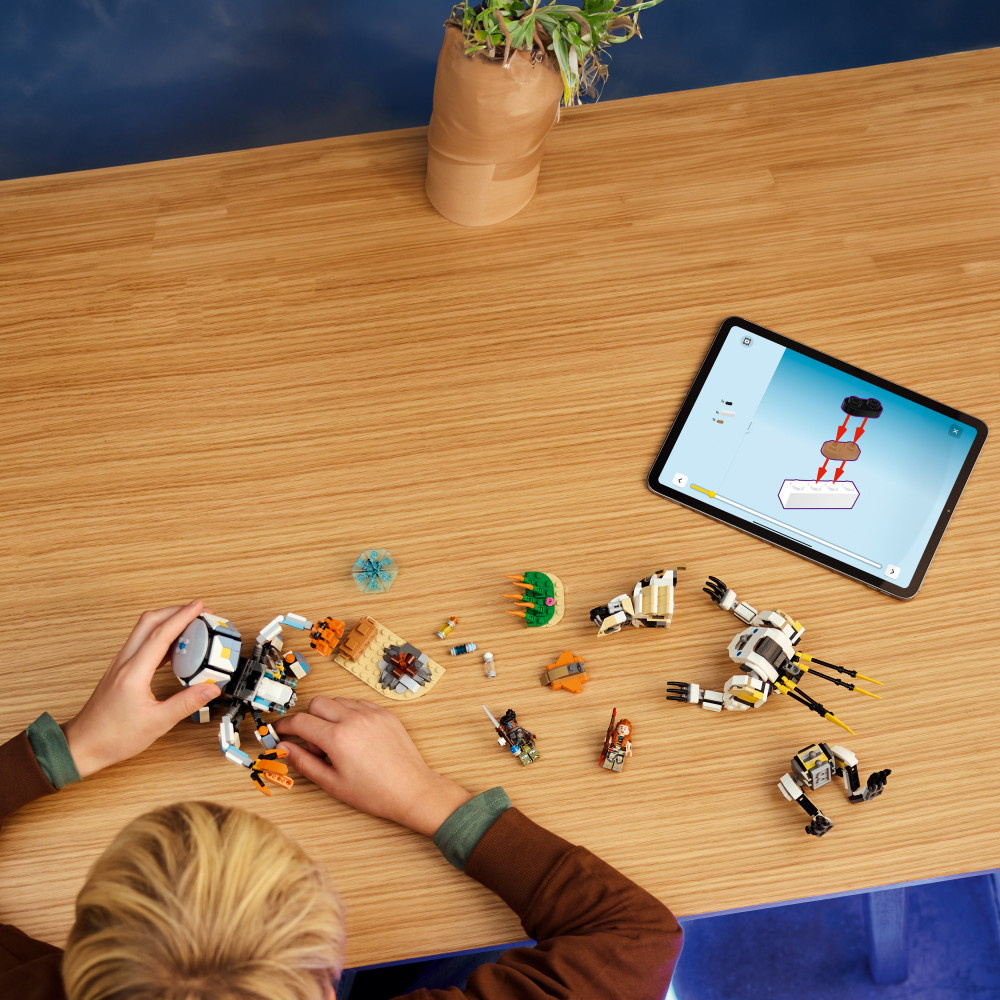 LEGO Horizon - Aloy ja Varl vastaan Kilpikipittäjä ja Sahahammas