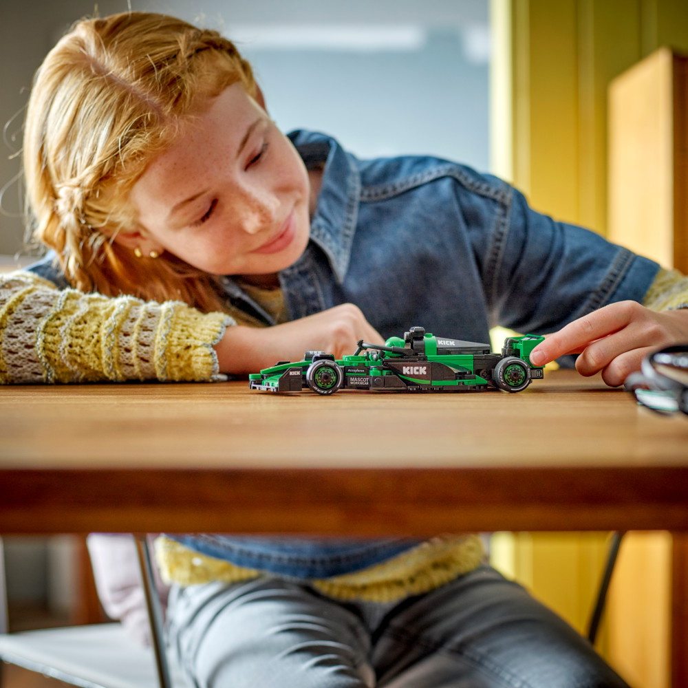 LEGO Speed Champions - KICK Sauber F1 Team C44 kilpa-auto