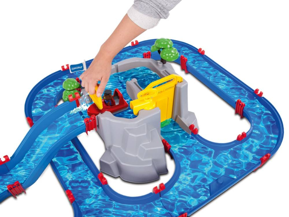 Aquaplay Mountain Lake