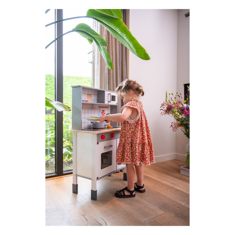 All-in 1 Wooden Kitchen