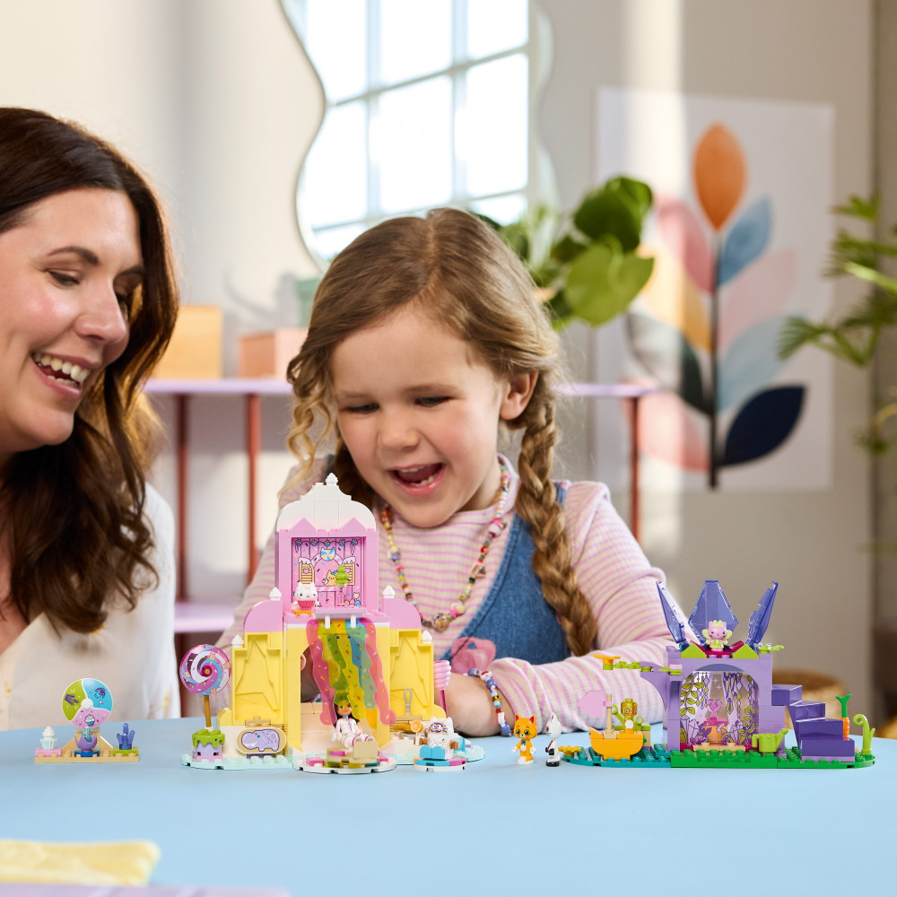LEGO Gabby's Dollhouse - Karamellivuori ja Kisupuutarha