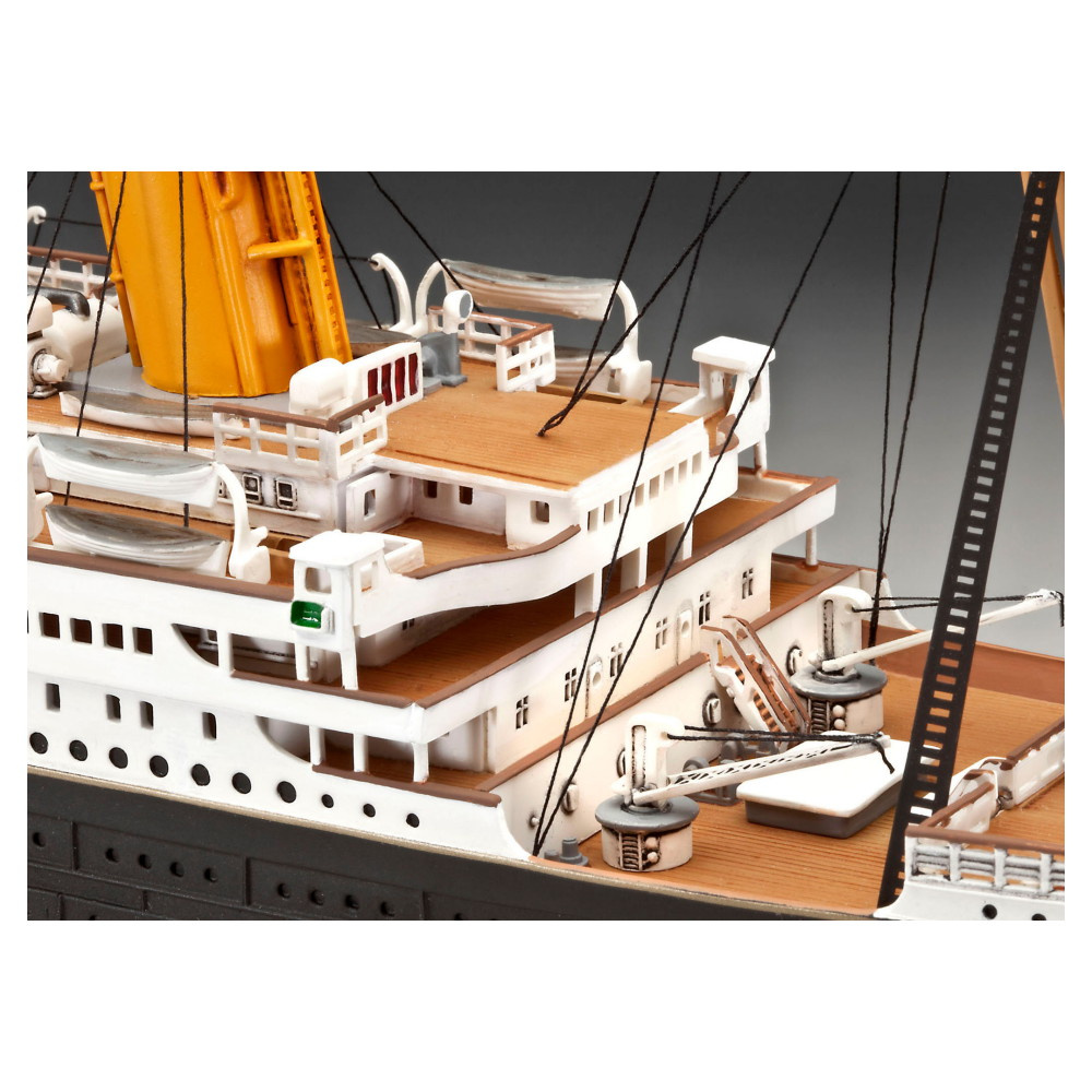 Revell - Gift Set R.M.S. Titanic 100th Anniversary 1:400